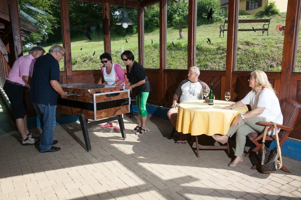 Hôtel Weingut Rebenhof Moarhauser à Ratsch an der Weinstraße Extérieur photo