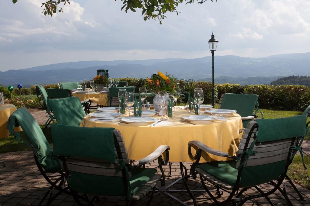 Hôtel Weingut Rebenhof Moarhauser à Ratsch an der Weinstraße Extérieur photo